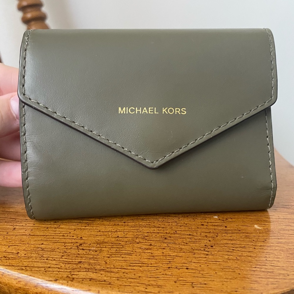 Michale Kors Small Trifold Wallet